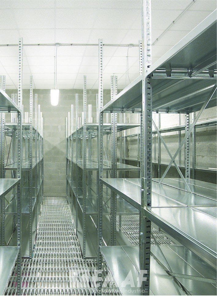 Featured image for “Scaffalature metalliche industriali ad incastro – EM36_300P  Mod. DONATELLO – 8 campate da 6 ripiani”