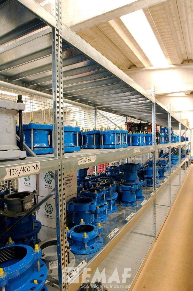 Featured image for “Scaffalature a ripiani per picking – TIZIANO EM50 da quattro ripiani”