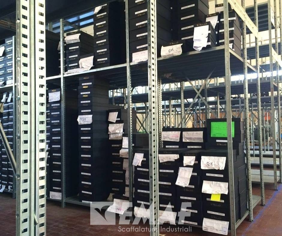 Featured image for “Scaffalature EMAF per il calzaturificio Via Roma 15”