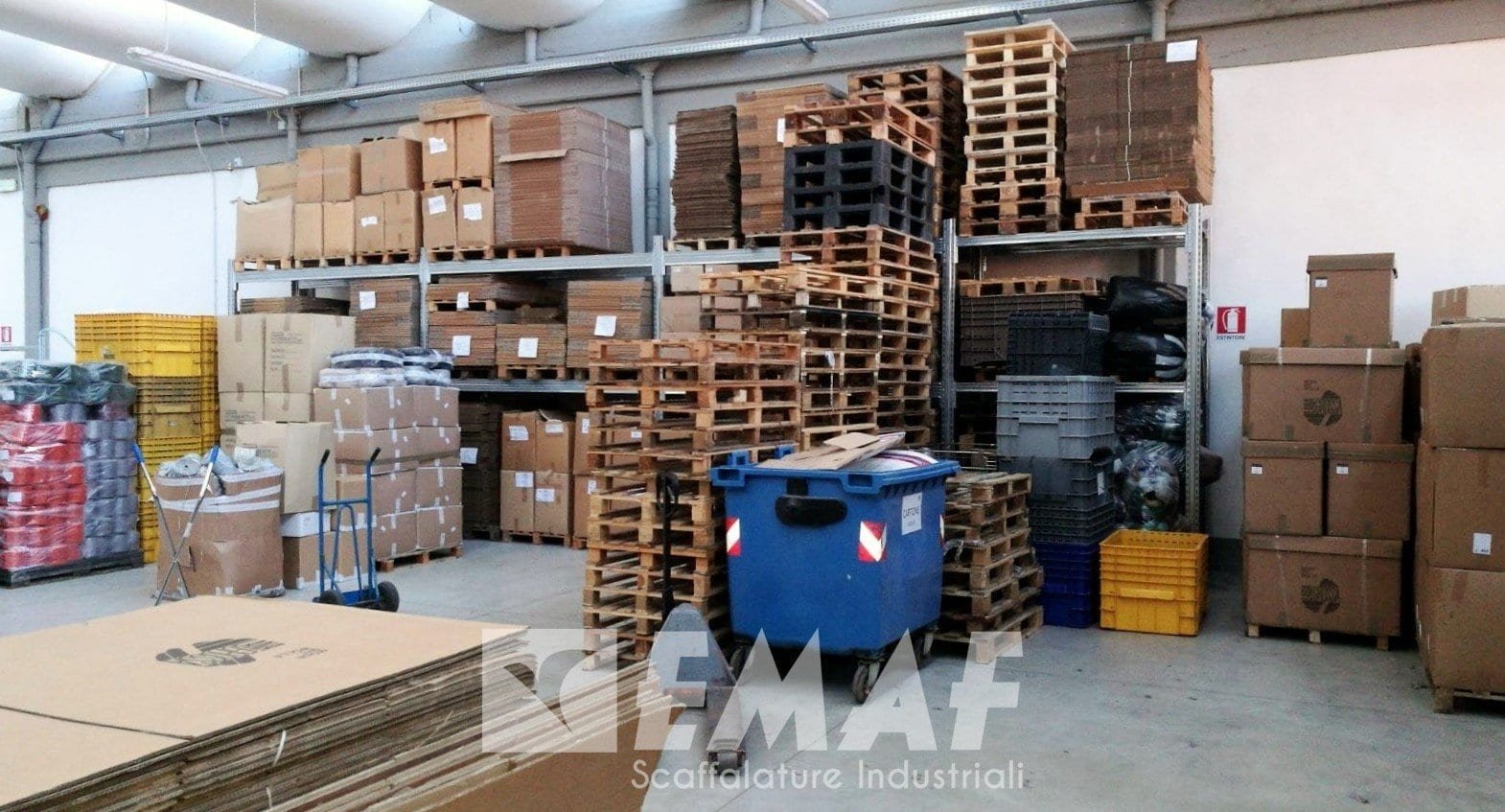 Featured image for “Portapallet presso un’azienda tessile di Prato”