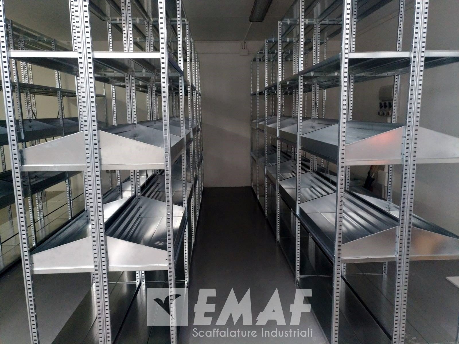 Featured image for “Nuove scaffalature industriali a incastro Donatello a Selvazzano Dentro”