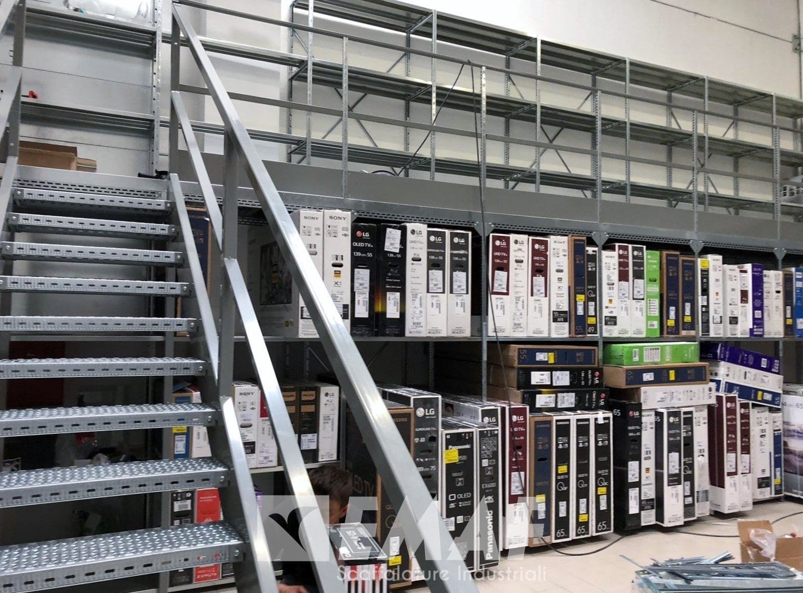 Featured image for “Scaffalatura per grande magazzino nel Padovano”