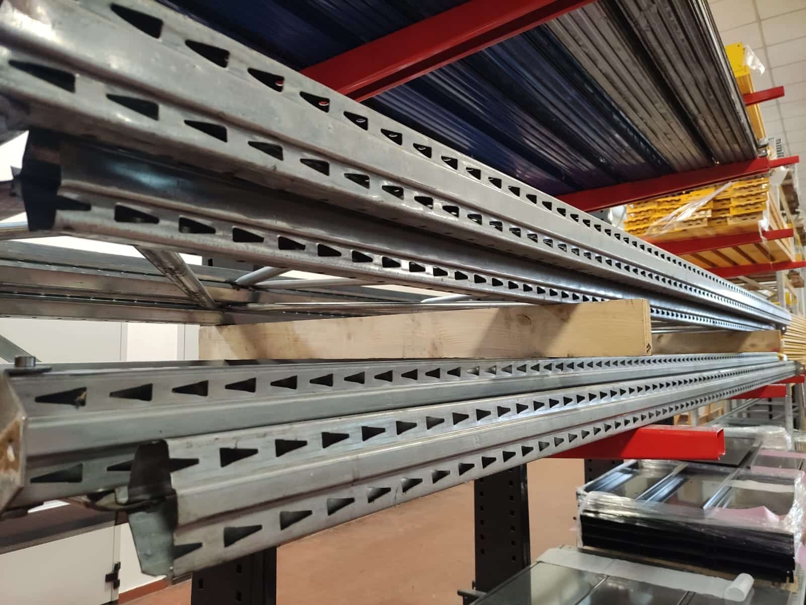 Featured image for “PORTAPALLET USATO – Scaffalatura industriale usata da 36 posti pallet – Esaurito”