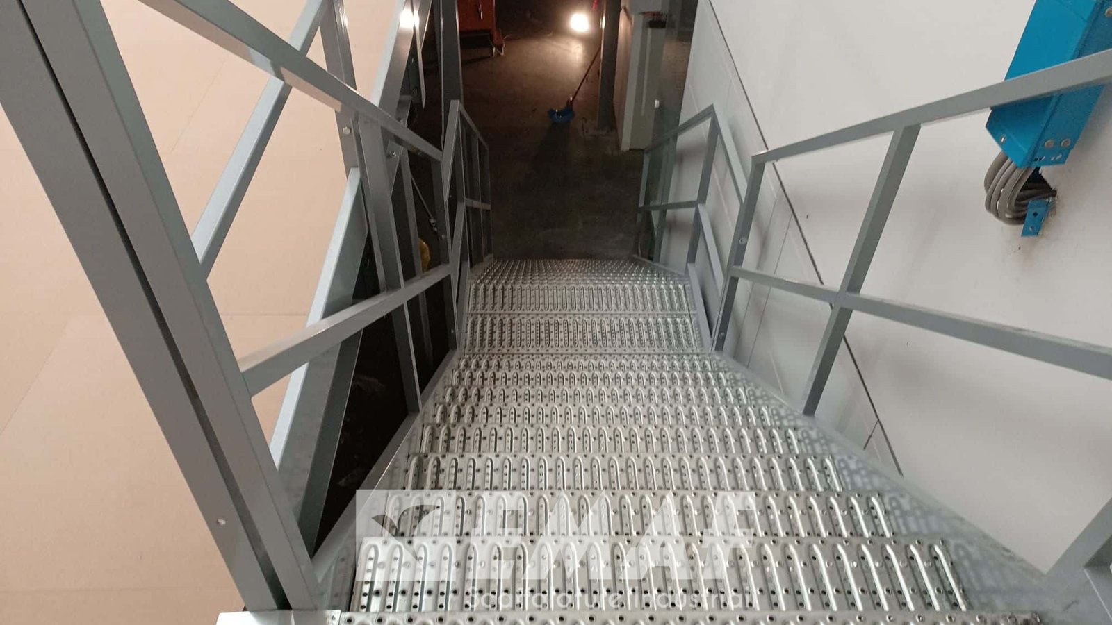 Featured image for “Soppalco industriale Emaf installato a Cantù (CO)”