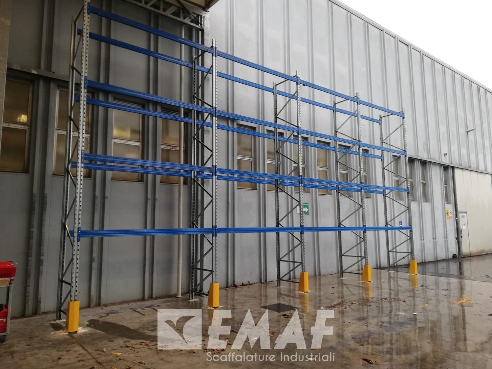 Featured image for “Installazione di un portapallet da Emaf Scaffalature Industriali Srl presso Adicomp Srl”
