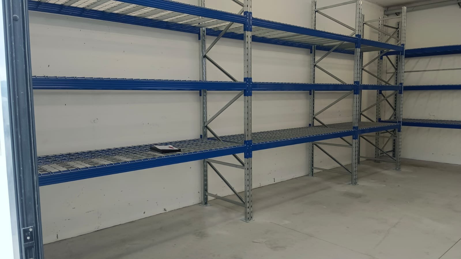 Featured image for “Installazione di scaffalatura portapallet e scaffalatura leggera a San Vito al Tagliamento (PN)”