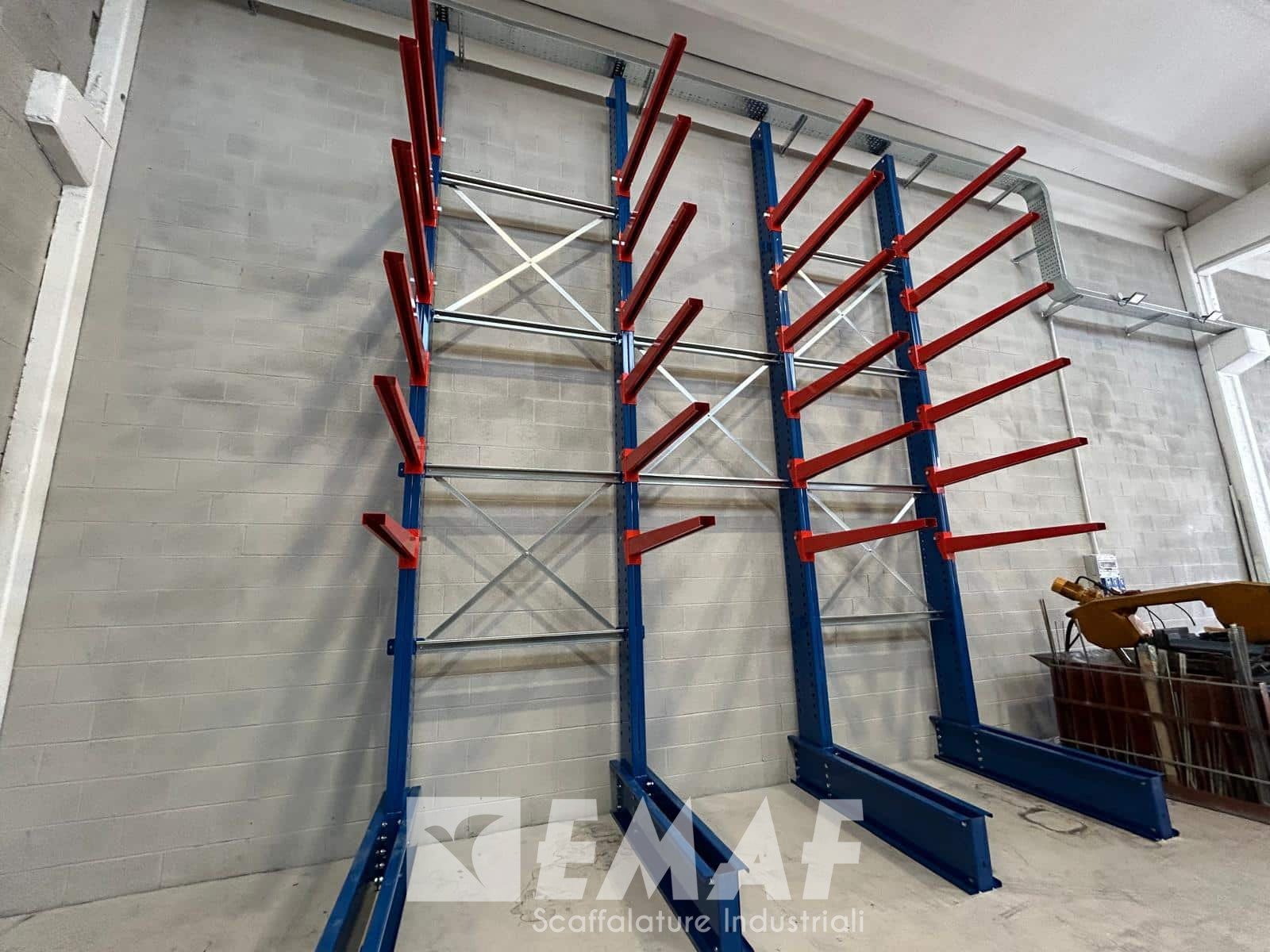 Featured image for “Emaf Scaffalature Industriali fornisce cantilever su misura per Gamma Team”