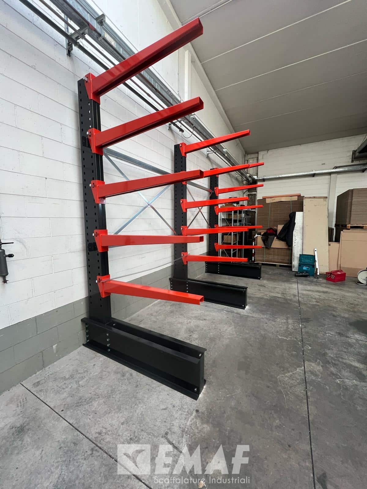 Featured image for “Soluzioni di stoccaggio su misura: nuova installazione di Emaf Scaffalature Industriali per Aluarp”