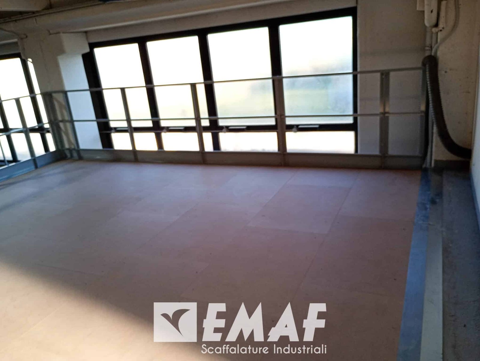 Featured image for “Realizzazione di soppalco in carpenteria per Marco Srl nel distretto calzaturiero della Riviera del Brenta”